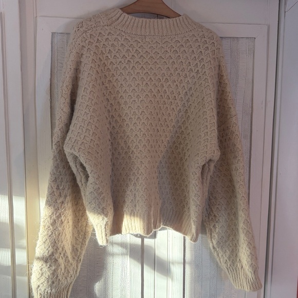 Rylee + Cru Cream Textured Sweater size M - Picture 7 of 7